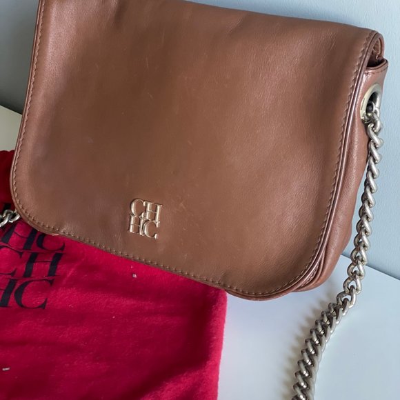 Carolina Herrera Tan Leather Flap Shoulder Bag - Picture 4 of 6